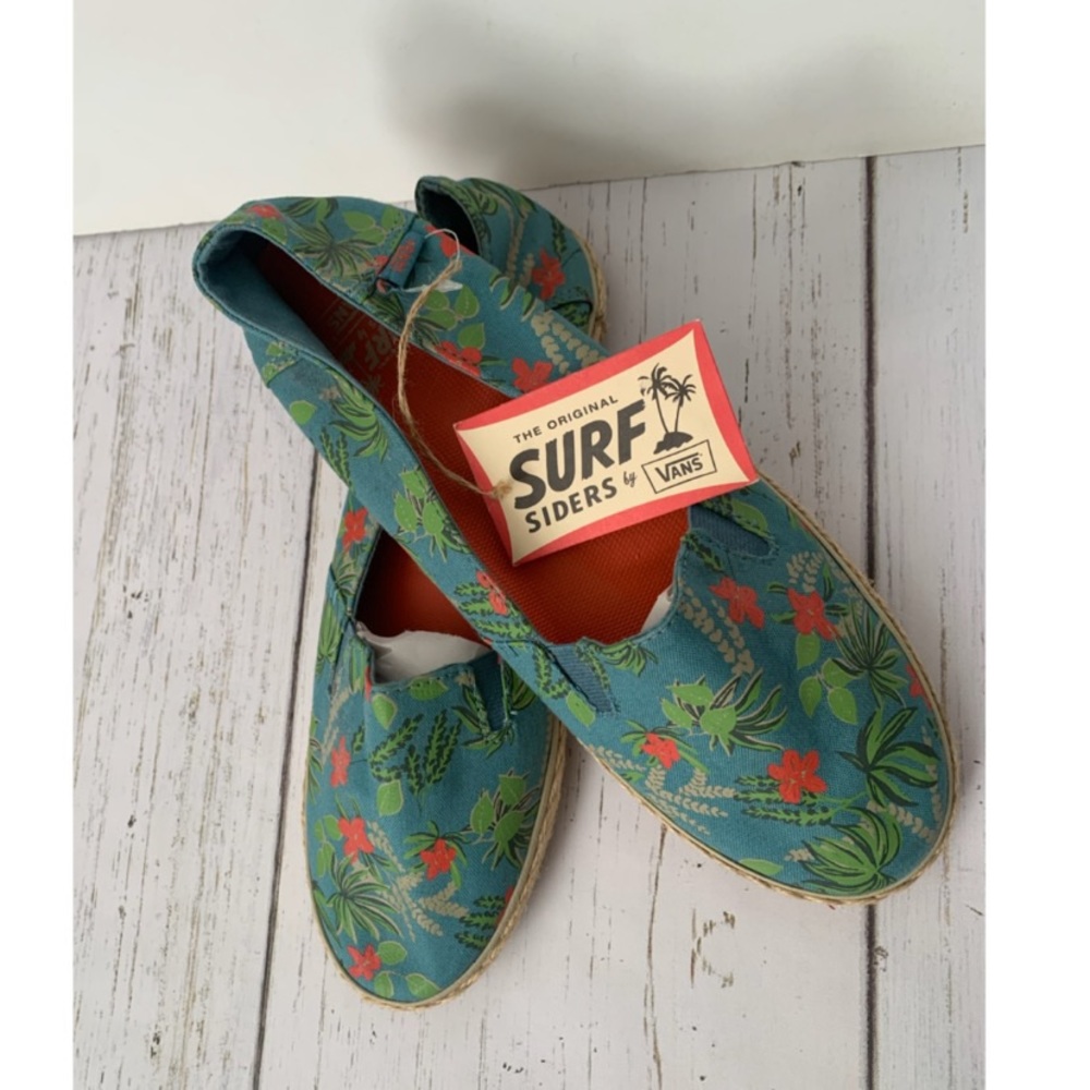 Vans Hawaiian print slip on